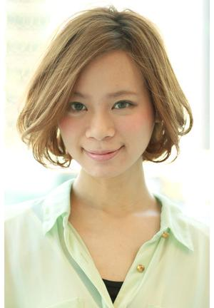 女性