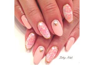 Tiary Nail