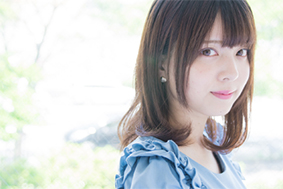 女性
